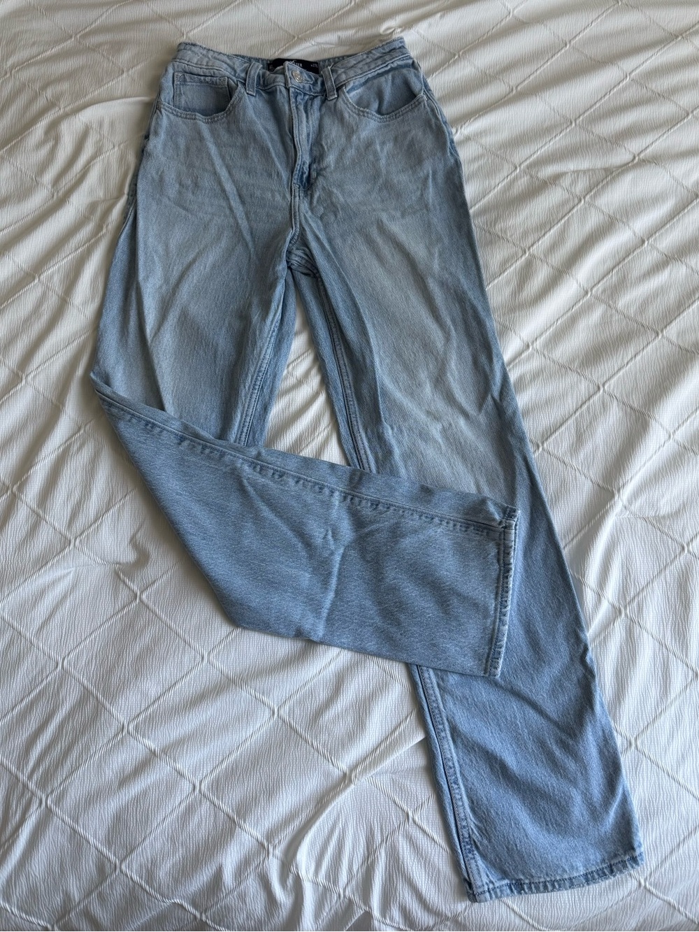 Hollister Ultra High Rise 90’s Straight Jean